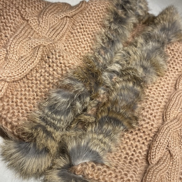 New Rudsak Authentic Rabbit Fur & Knit
Infinity Scarf neutral without tags⭐️⭐️⭐️ - Picture 4 of 17